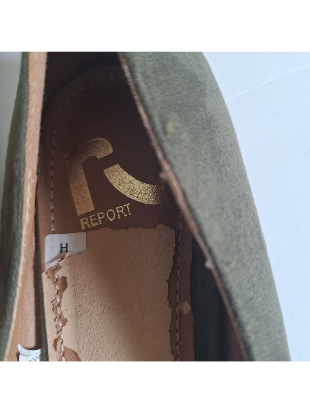 Reports Green Suede Gold Studded Flats size 9 - Picture 6 of 7